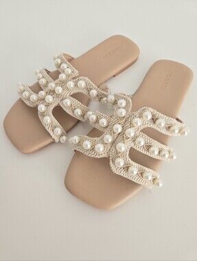 Torrid Pearl Slides Size 8WW